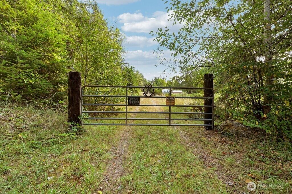 Property Photo:  308766  Highway 101  WA 98320 