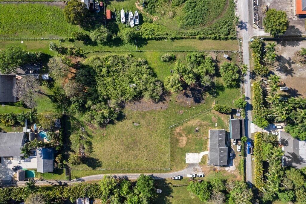 Property Photo:  5400 SW 162nd Avenue  FL 33331 