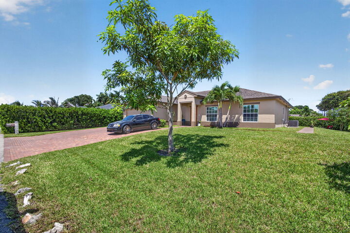 Property Photo: 1016 Cheryl Road FL 33417