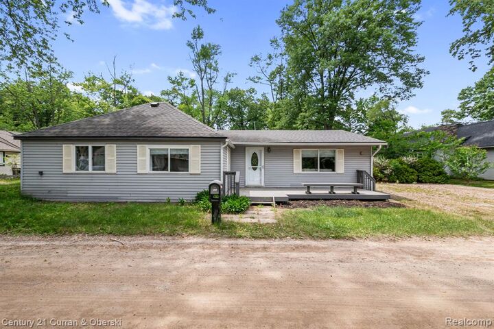 Property Photo:  2374 Lakena Road  MI 48324 
