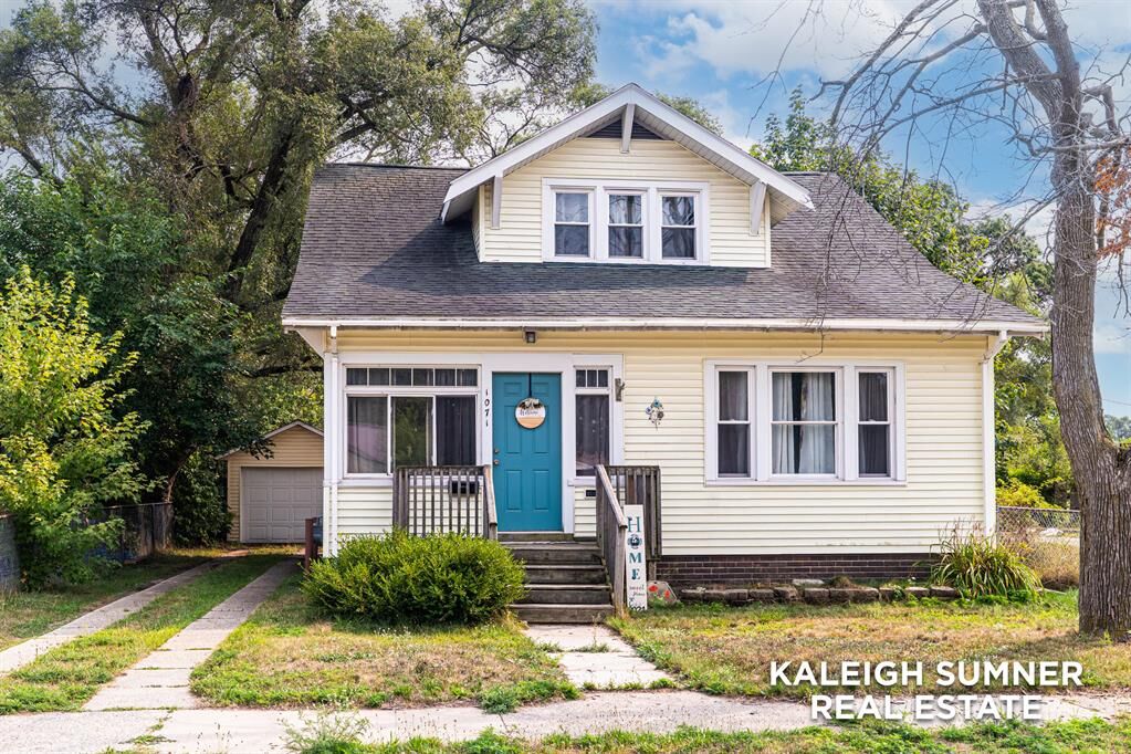 Property Photo:  1071 Irwin Avenue  MI 49442 
