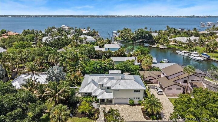 Property Photo:  1117 SE Osceola Street  FL 34996 