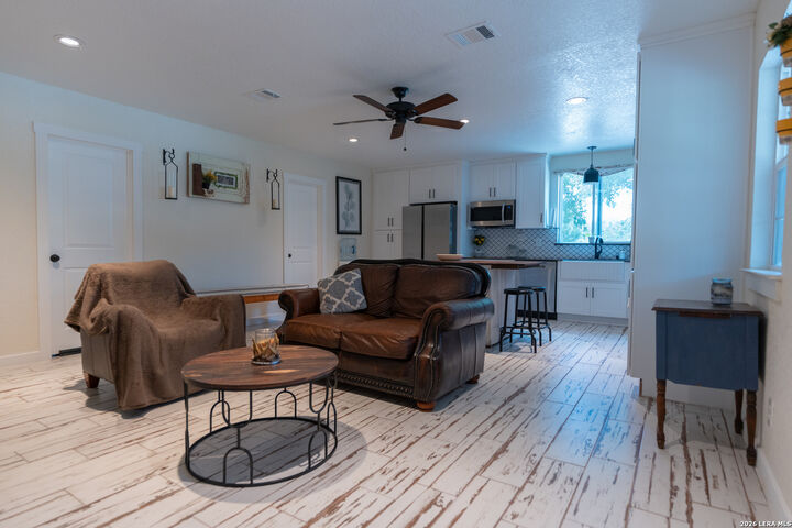 Property Photo: 1627 Forest Lake Dr TX 78070