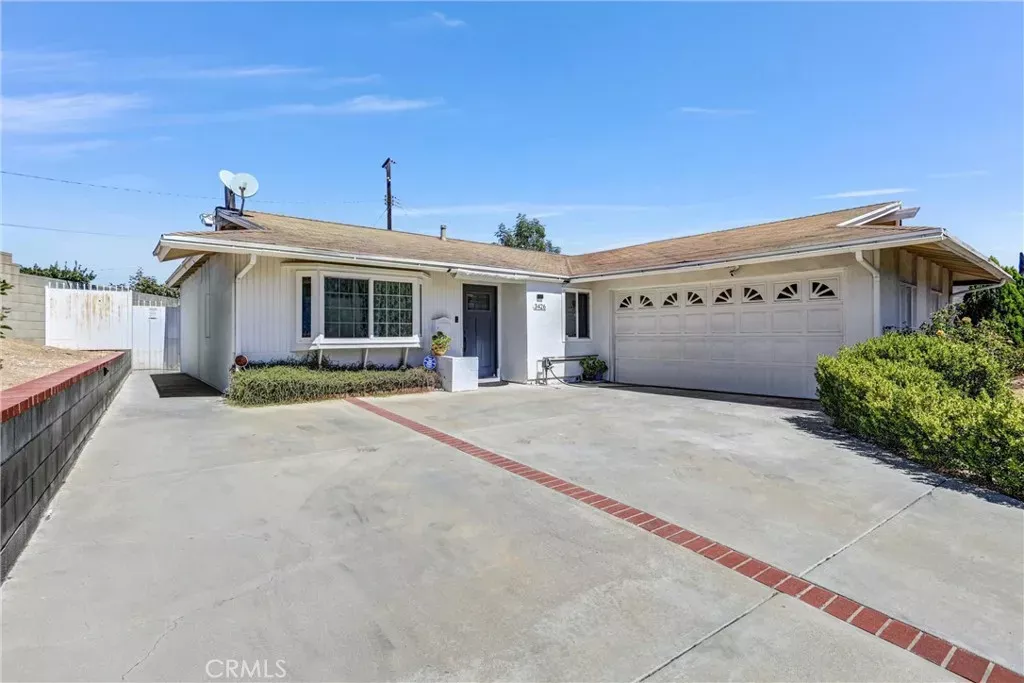 Property Photo: 3426 S Hedgerow CA 91792
