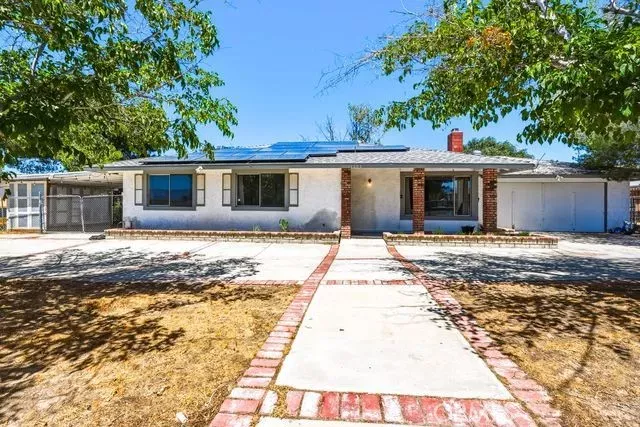 Property Photo:  17307 Longmeadow Avenue  CA 93591 