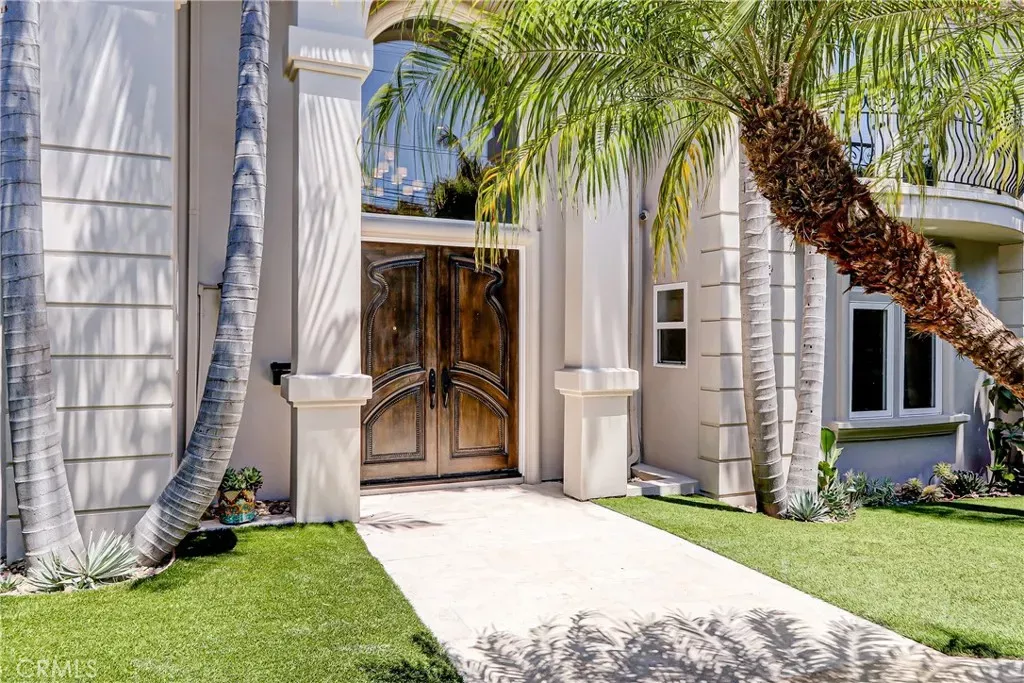 Property Photo: 819 11th CA 90266