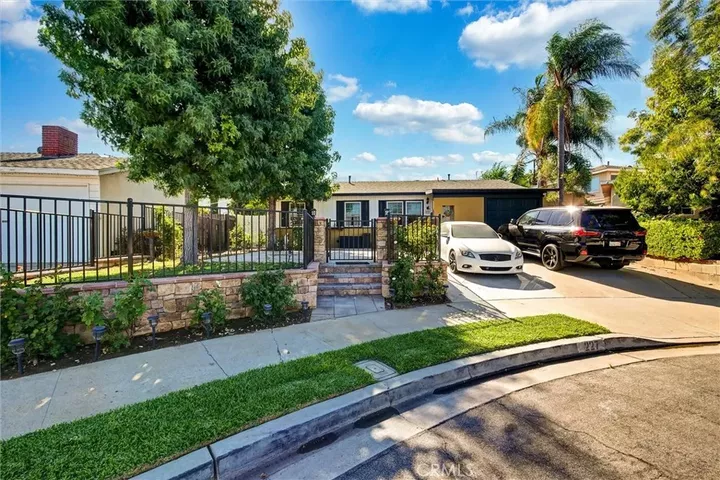 Property Photo:  227 Oak Place  CA 92821 