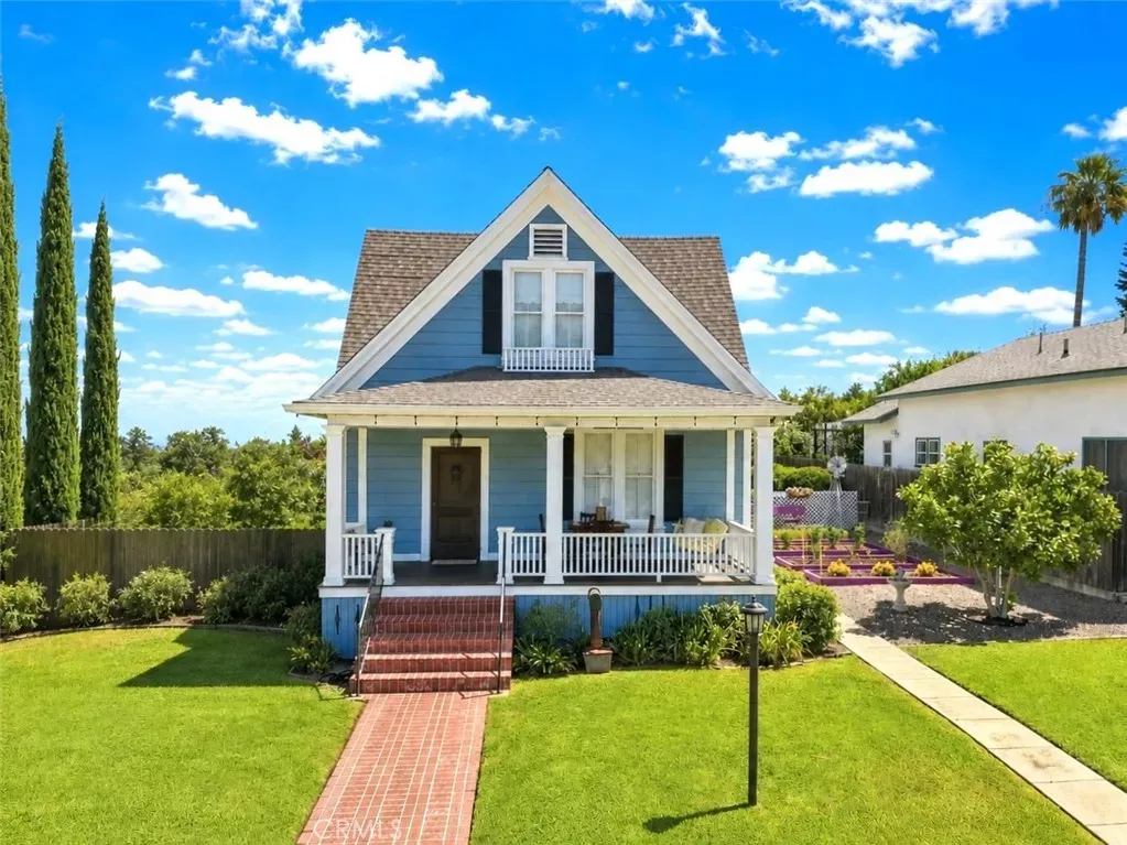 Property Photo: 541 S 4th CA 92373