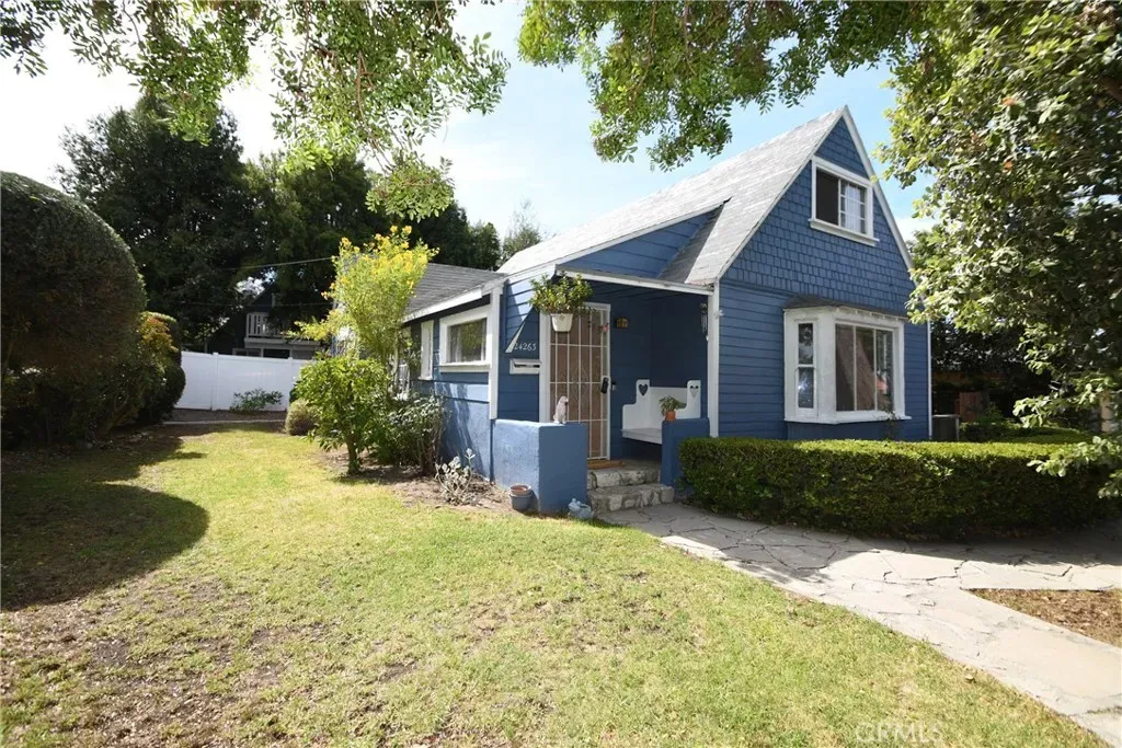 Property Photo: 24263 Los Codona CA 90505