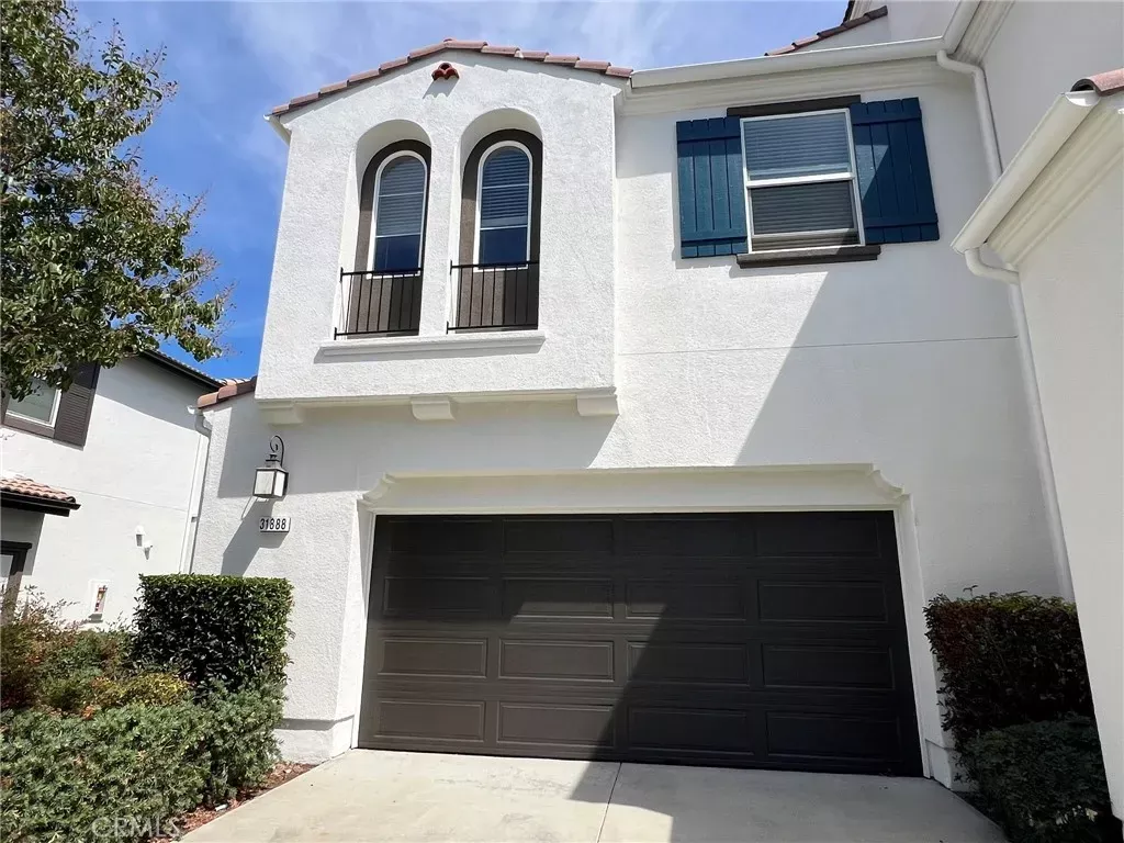 Property Photo: 31888 Calle Luz CA 92592