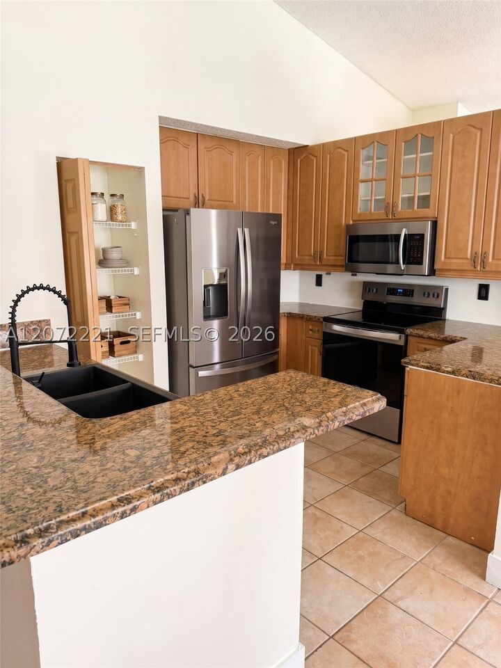 Property Photo: 1599 Palermo Dr FL 33327