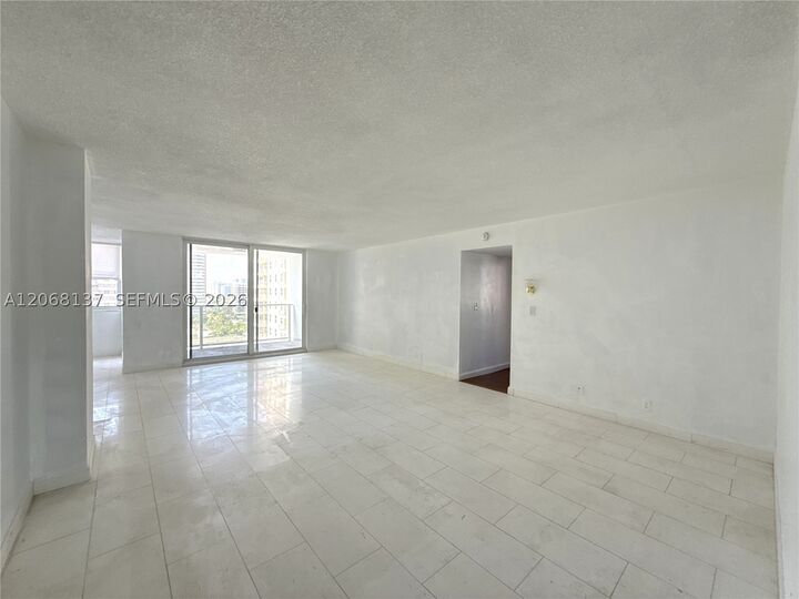 Property Photo: 1904 S Ocean Dr 1206 FL 33009