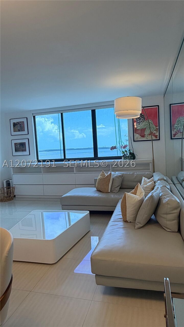 Property Photo: 540 Brickell Key Dr 1101 FL 33131