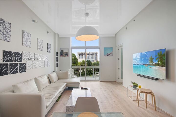 Property Photo:  2001 Meridian Ave 518  FL 33139 