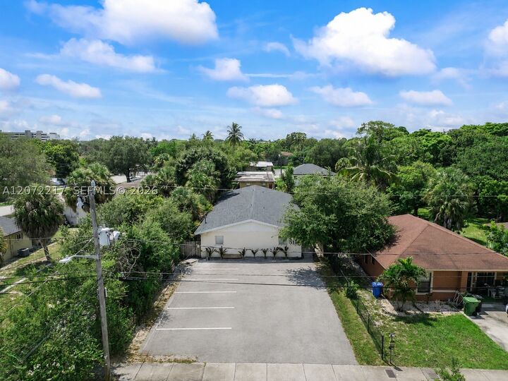 Property Photo: 513 NW 22nd Ave FL 33311