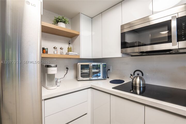 Property Photo:  2951 S Bayshore Dr 505  FL 33133 