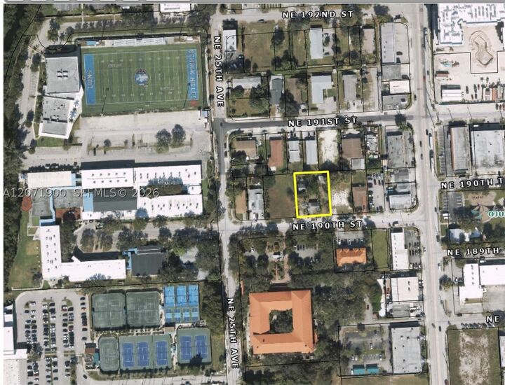 Property Photo:  2549 NE 190th St  FL 33180 