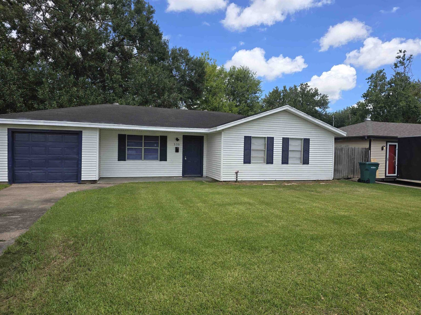 Property Photo: 535 Smelker TX 77707