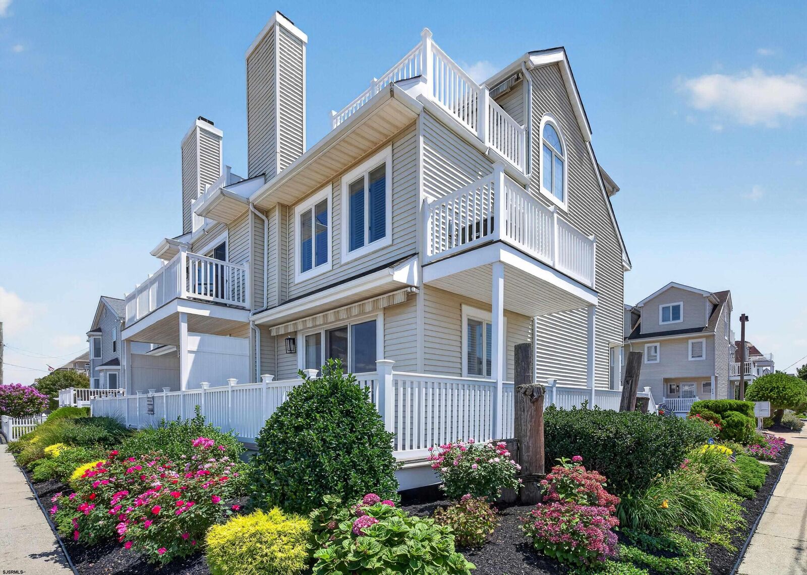 Property Photo: 225 N 36th Ave 205 NJ 08403