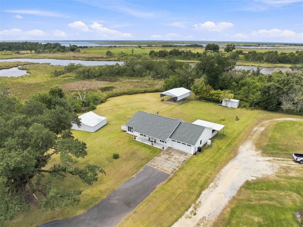 Property Photo: 191 Floyd Little Road LA 70645