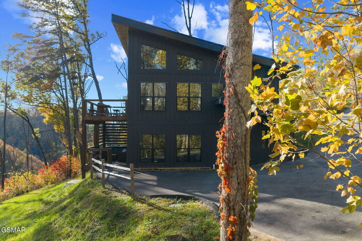 Property Photo:  2216 Headrick Lead  TN 37862 
