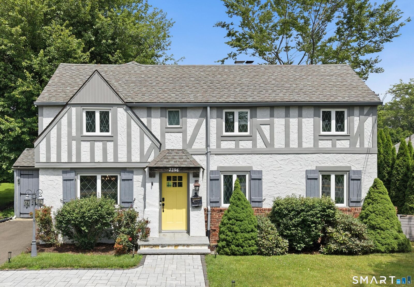 Property Photo:  2298 Albany Avenue  CT 06117 