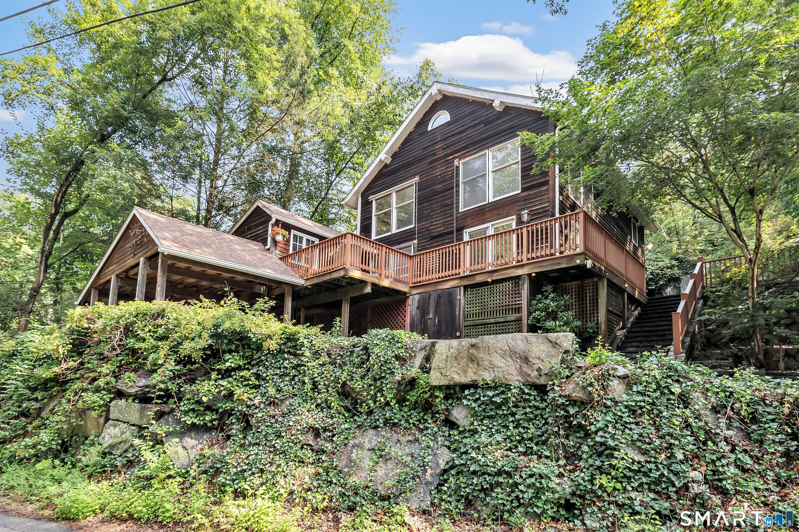 Property Photo:  