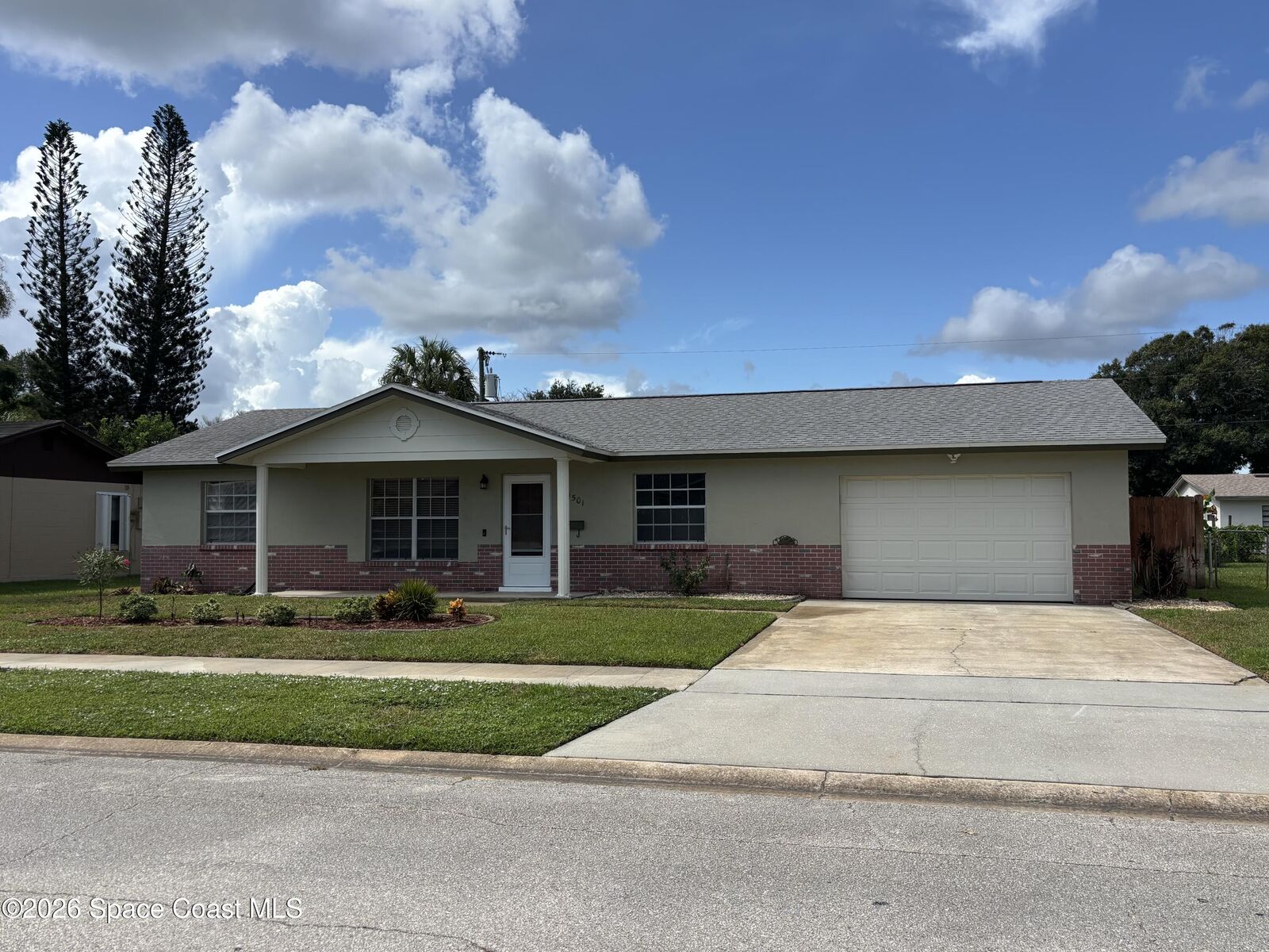 Property Photo:  1501 Whitecap Way  FL 32935 