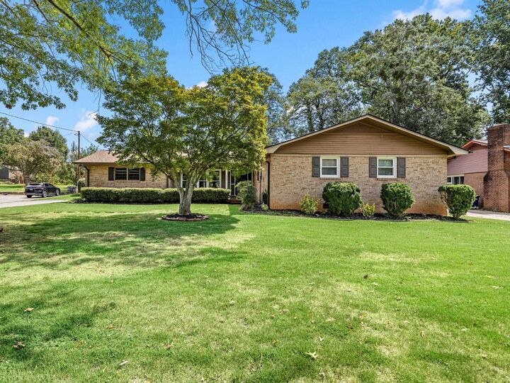 Property Photo:  209 Navaho Drive  SC 29301 