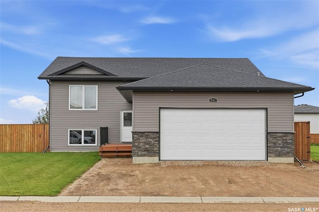 Property Photo: 341 Hamm Court SK S0K 0A0
