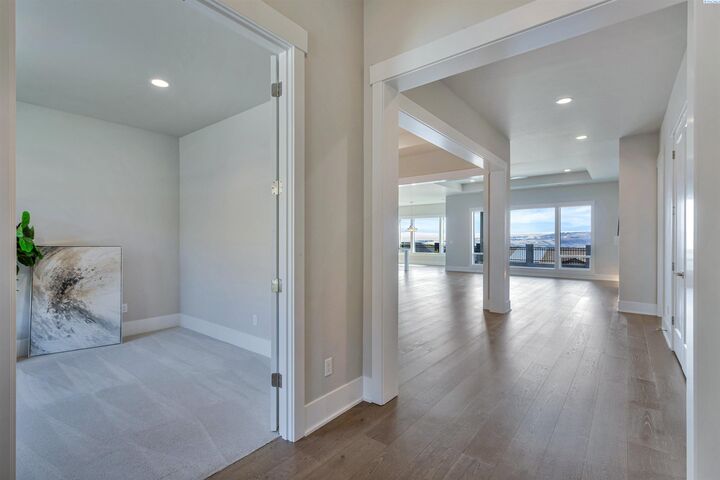 Property Photo: 1225 Jurupa St WA 99352