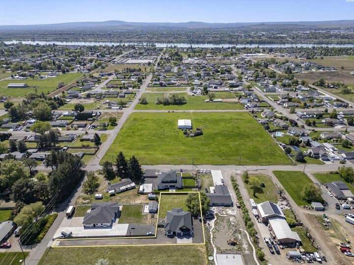 Property Photo: 2520 Road 64 WA 99301
