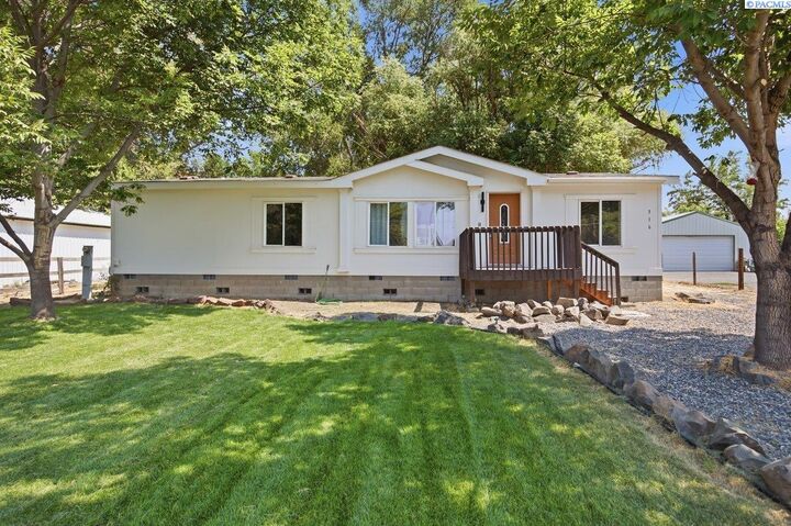 Property Photo:  316 S 9th St  WA 99320 