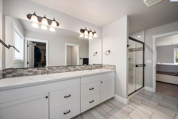Property Photo: 3211 Indigo Lane WA 99301
