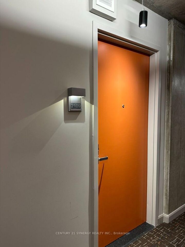 Property Photo: 105 Champagne Avenue S 2109 ON K1S 4P3