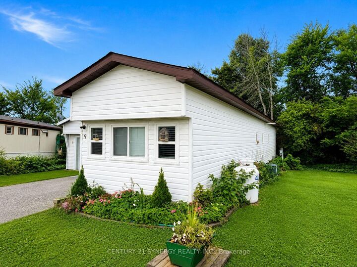 Property Photo: 9 Echo Drive ON K7A 0J5