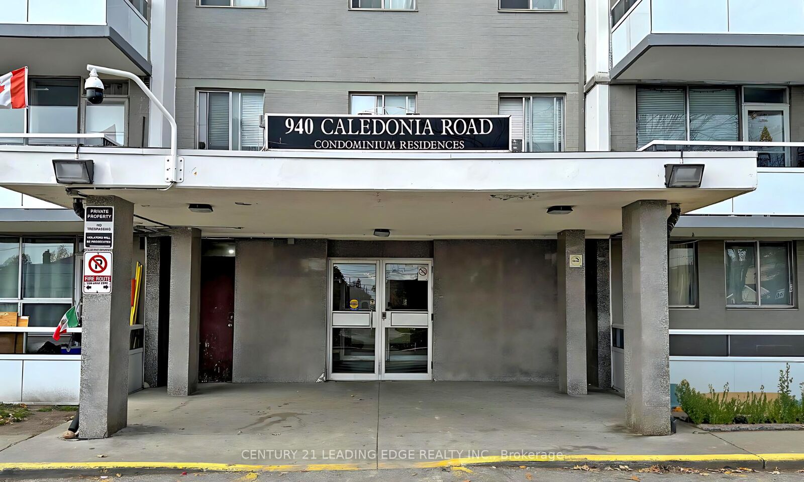 Property Photo: 940 Caledonia Road 611 ON M6B 2G8