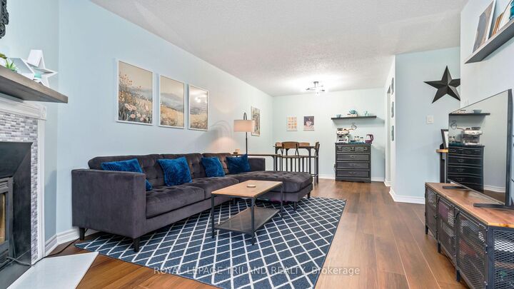 Property Photo: 735 Deveron Crescent 116 ON N5Z 4X8