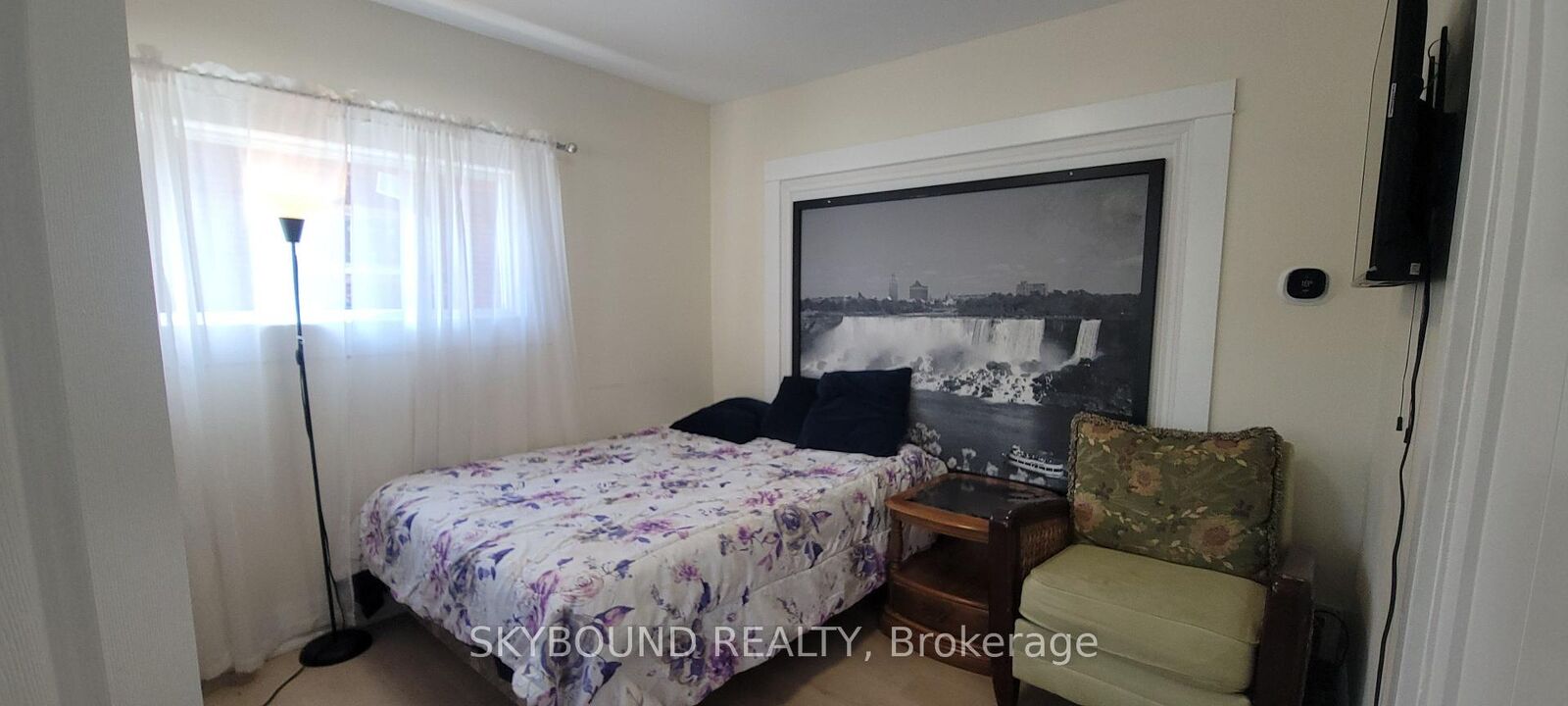 Property Photo:  4869 Second Avenue Room  ON L2E 4H9 