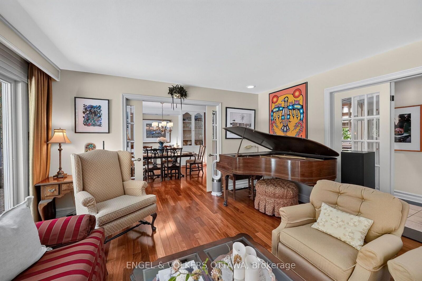 Property Photo: 1907 Fairmeadow Crescent ON K1H 7B8