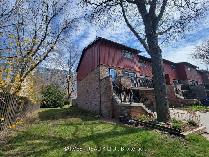Property Photo: 55 Ashglen Way ON L3R 3A6