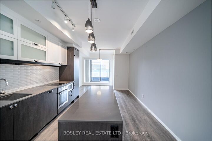 Property Photo: 783 Bathurst Street 314 ON M5S 1Z5