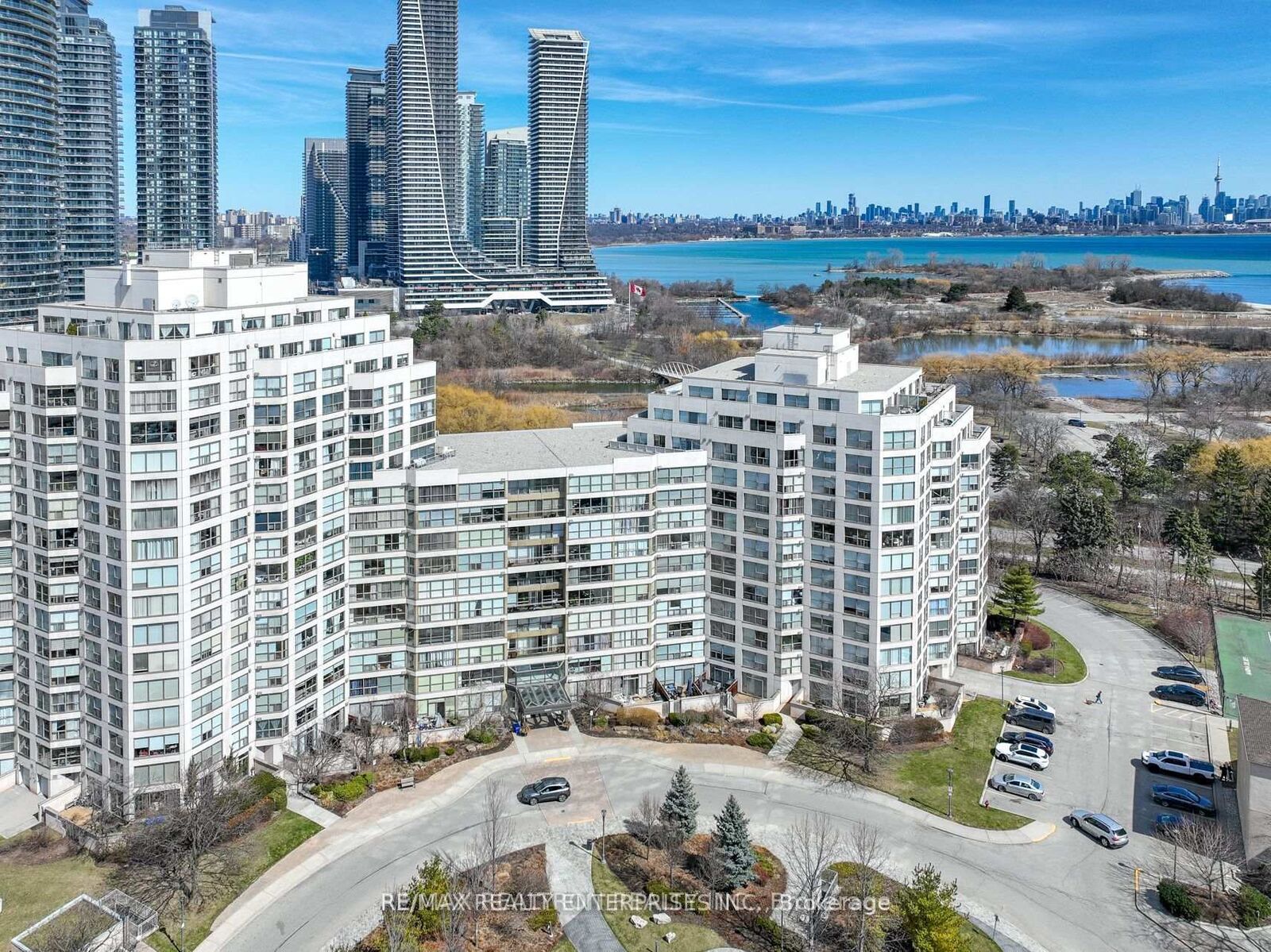 Property Photo: 2261 Lake Shore Boulevard W 607 ON M8V 3X1