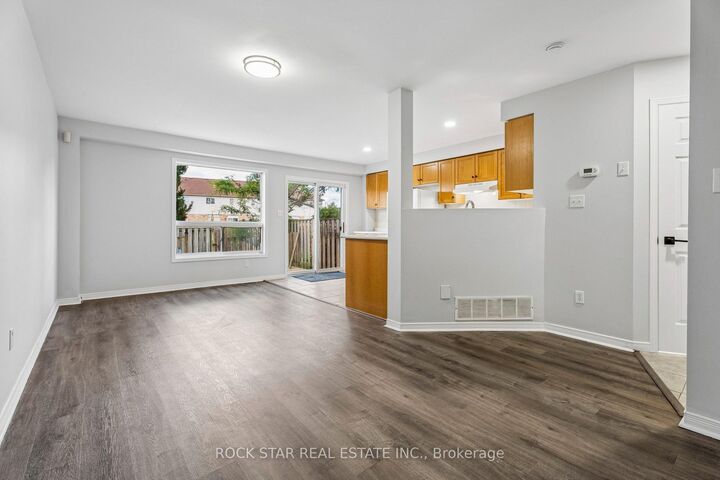 Property Photo:  1860 Upper Gage Avenue 3  ON L8W 3Y6 