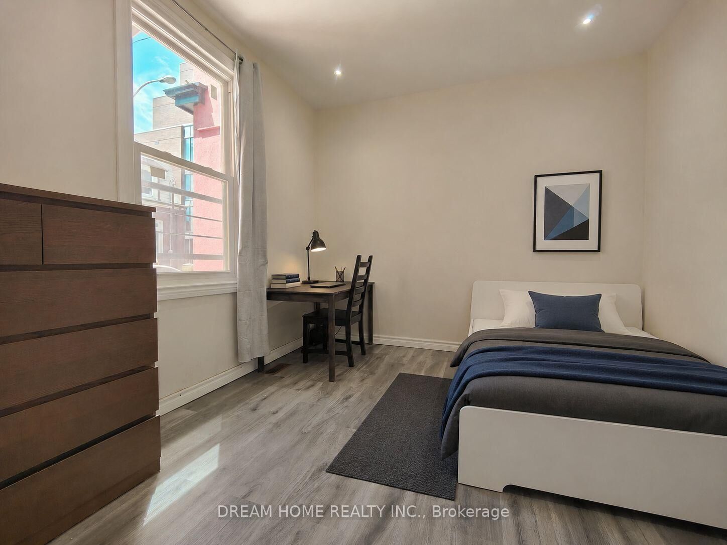 Property Photo:  29 Glasgow Street Room#1  ON M5T 2C1 