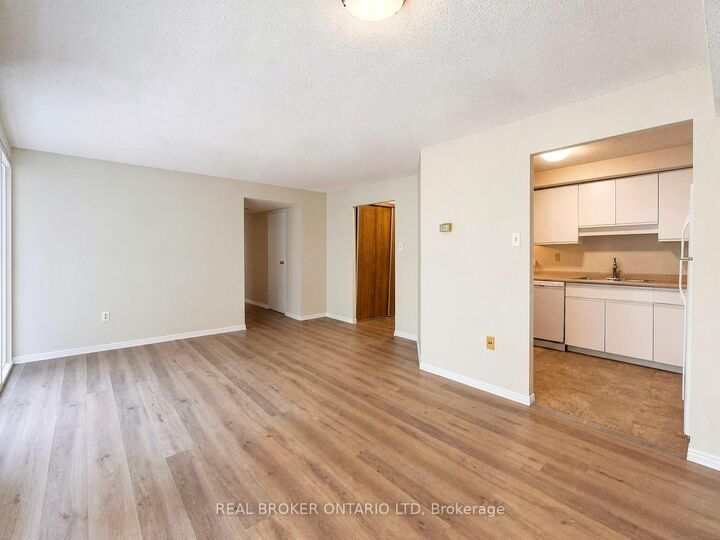 Property Photo: 521 Riverside Drive 315 ON N6H 5E2