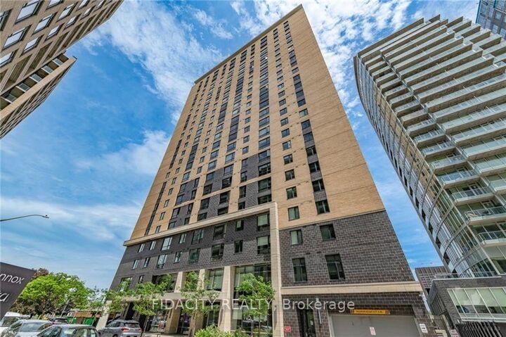 105 Champagne Avenue S 1915 — photo 1
