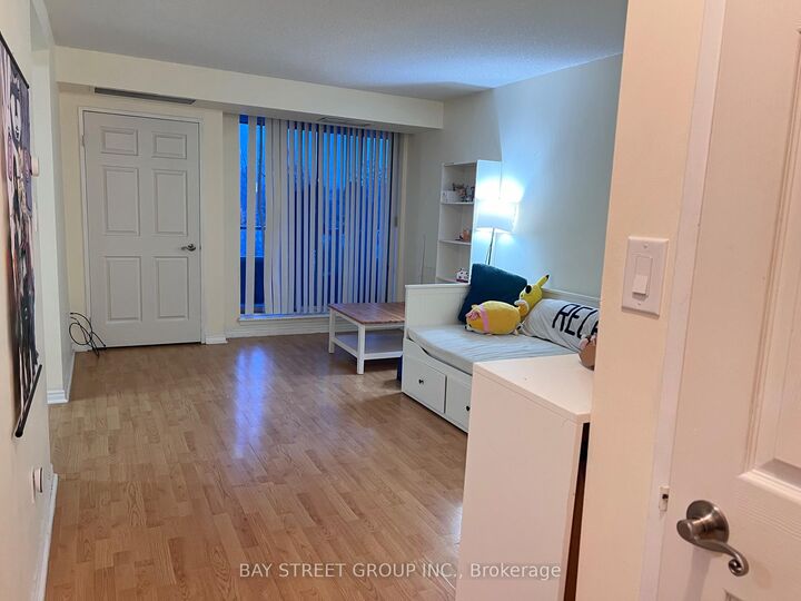 Property Photo:  35 Empress Avenue 303  ON M2N 6T3 