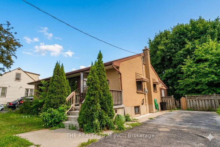 Property Photo: 348 Winnipeg Boulevard ON N5W 4V2