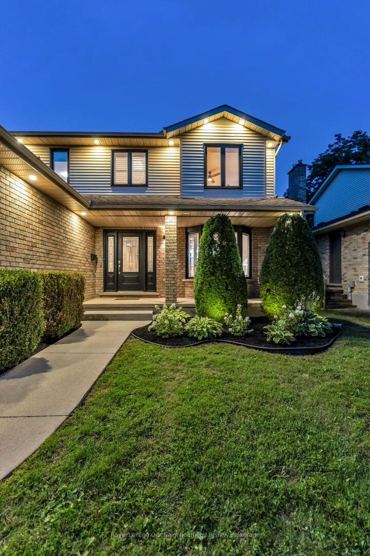 Property Photo: 135 Kanata Crescent ON N6J 4S1